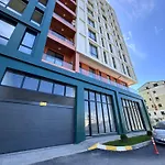 Sisi * Tirana